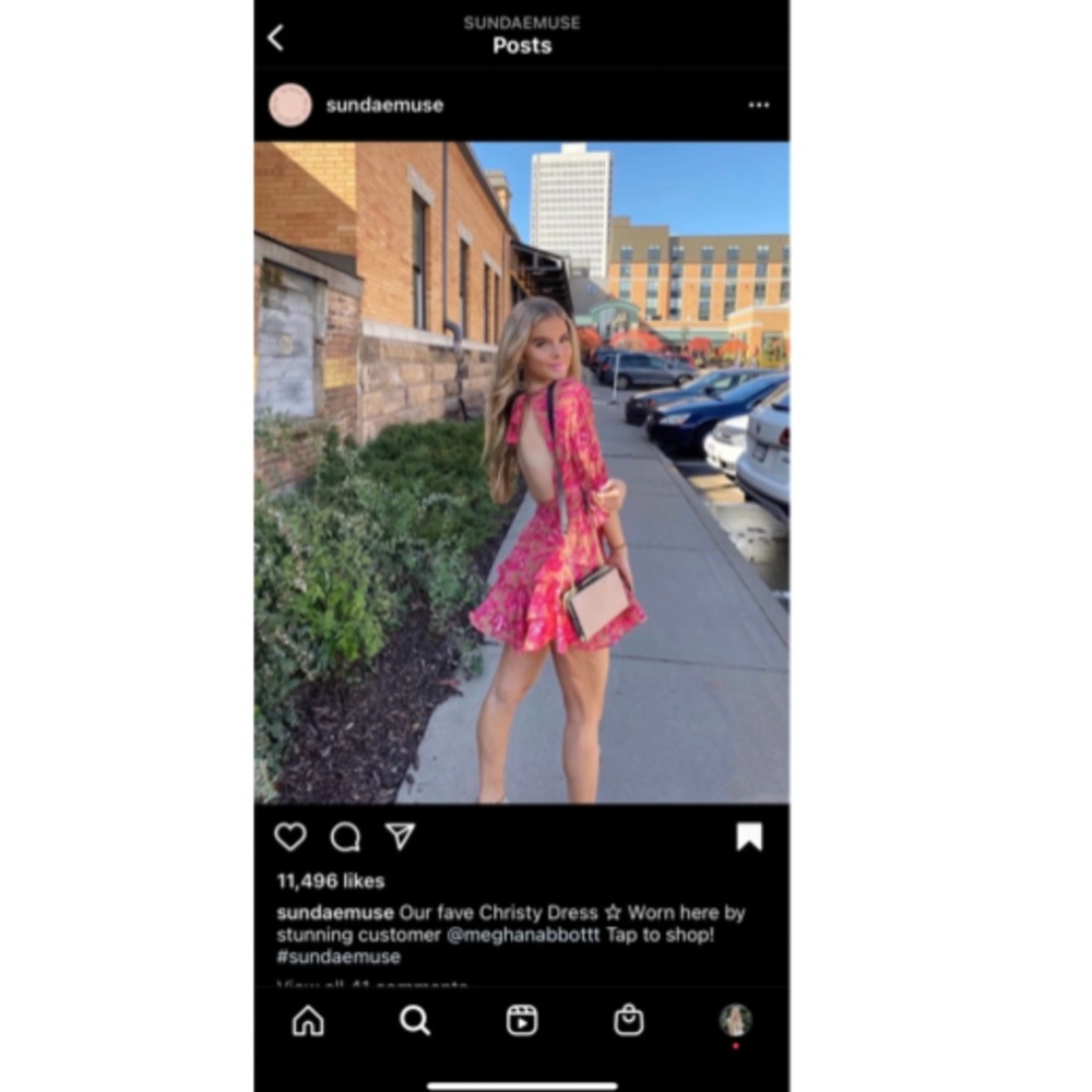 Influencer favorite Christy Dress - Picture 5 of 11